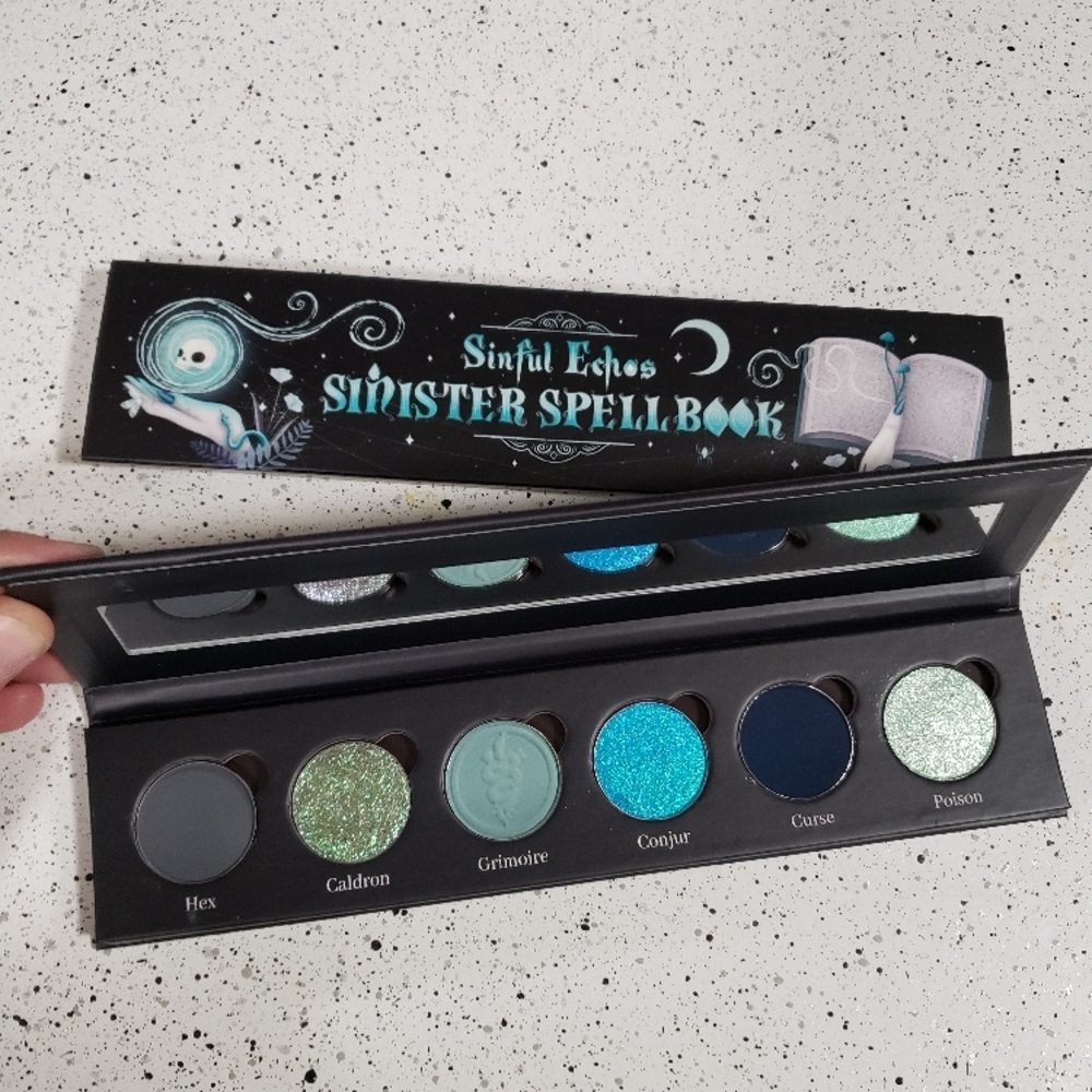 Sinister Spellbook Eyeshadow Palette - Multicolor